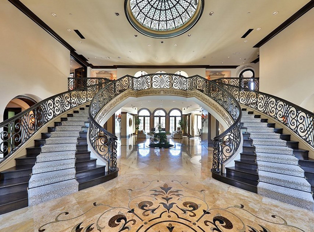 Jeffree Star S New Mega Mansion Is 14 6 Million Of Luxury Go Inside E Online